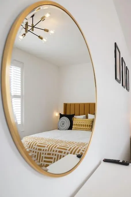 Stunning Modern Space In Hove & Free Parking Apartment