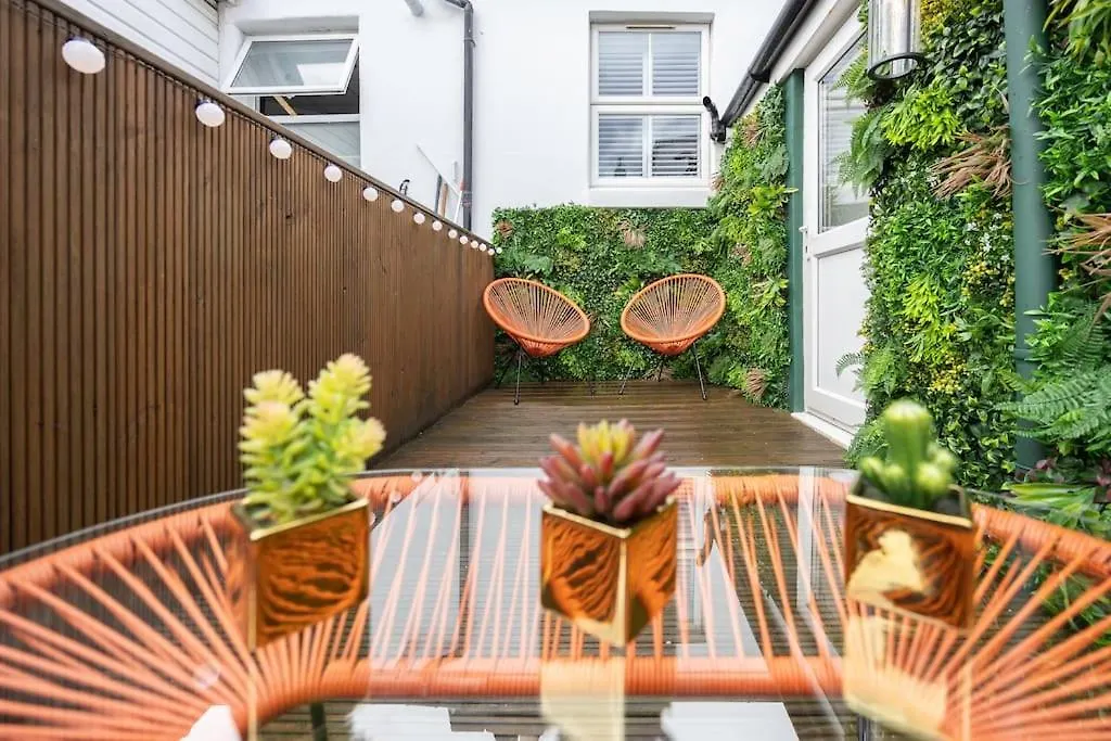 Stunning Modern Space In Hove & Free Parking